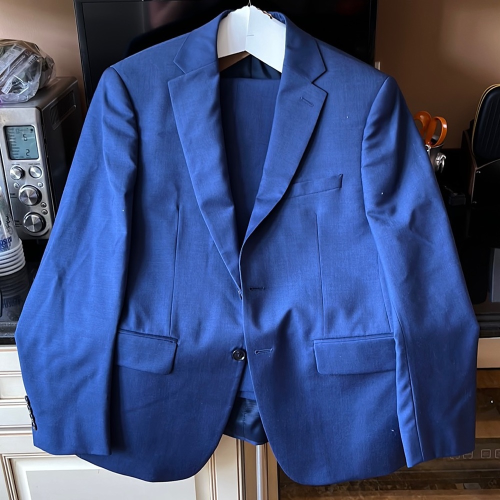 Mens Calvin Klein slim fit flat front suit worn once